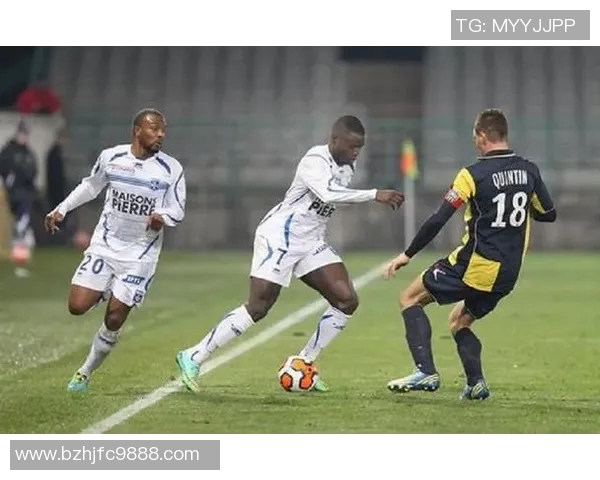 朗斯与索肖对决因故改期球迷期待新赛程揭晓