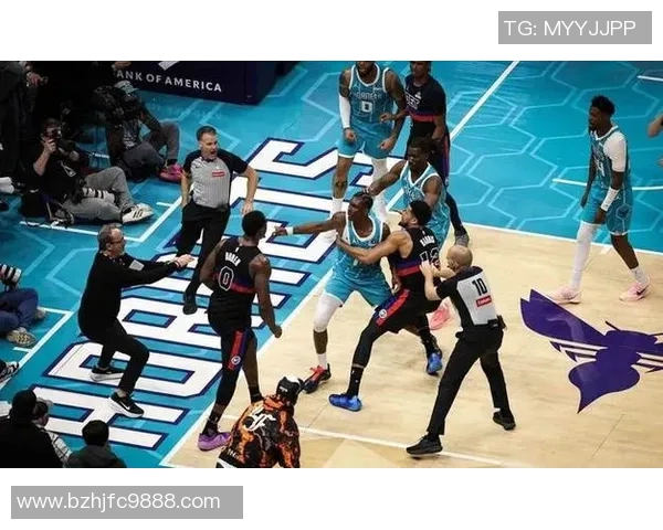 2019年黄蜂与热火激战回顾球场上的精彩瞬间与战术较量分析 2019年黄蜂与热火激战回顾球场上的精彩瞬间与战术较量分析