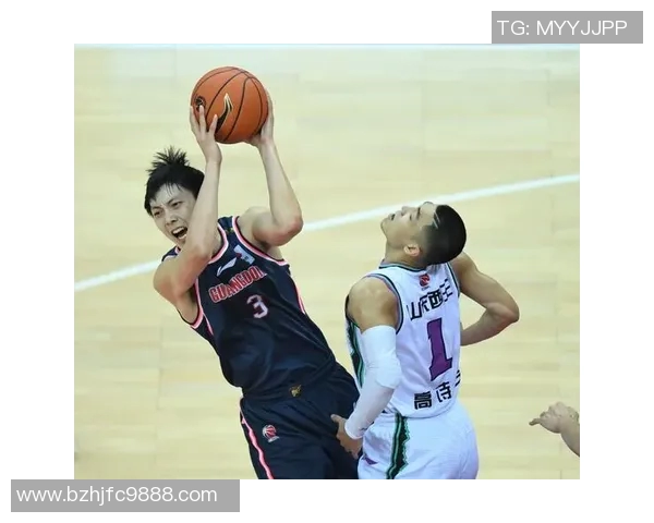 2013年CBA季后赛山东队对阵广东队的精彩对决回顾与分析